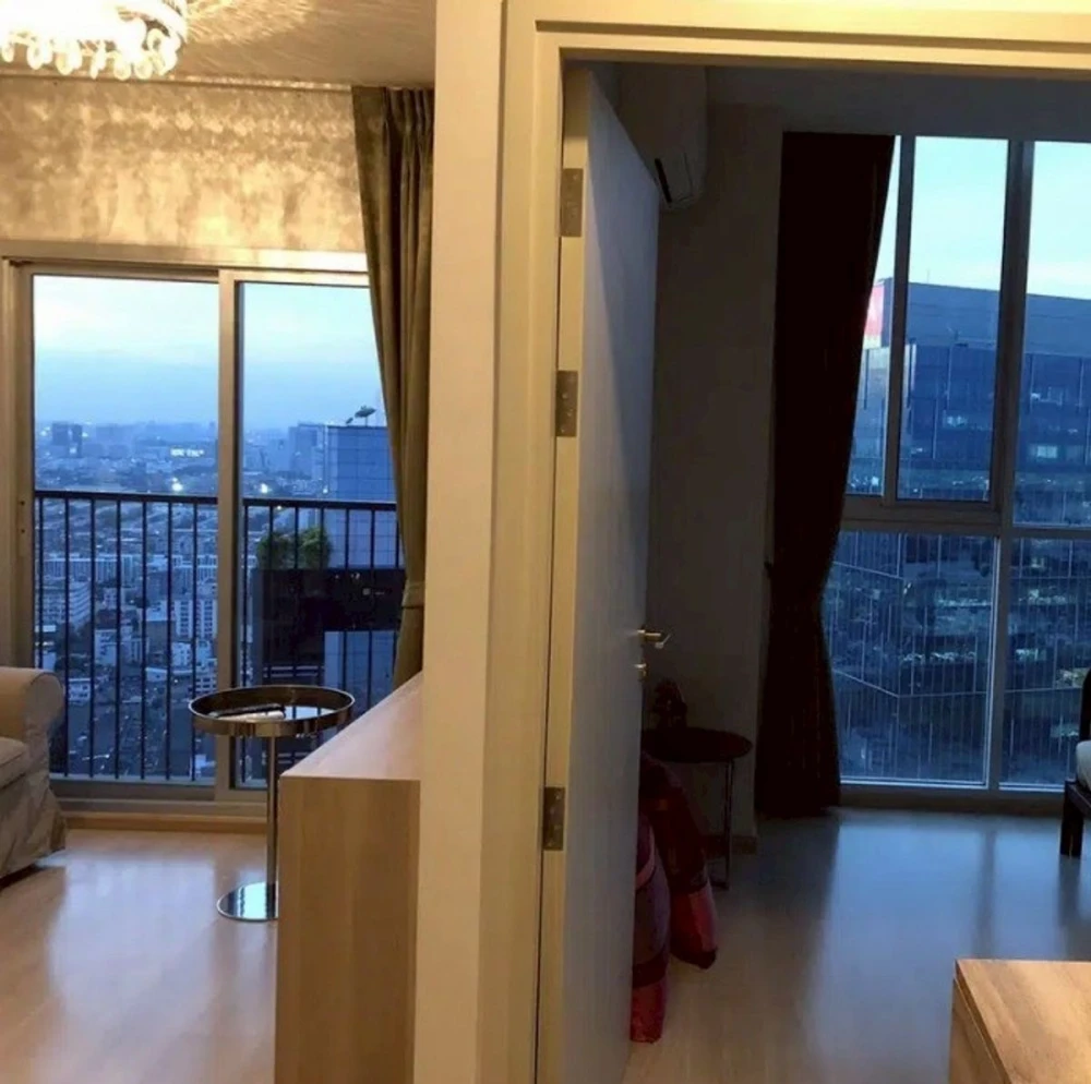 For rent!! Condo Noble Revolve Ratchada 2, beautiful room, full facilities, hurry up and book now!!