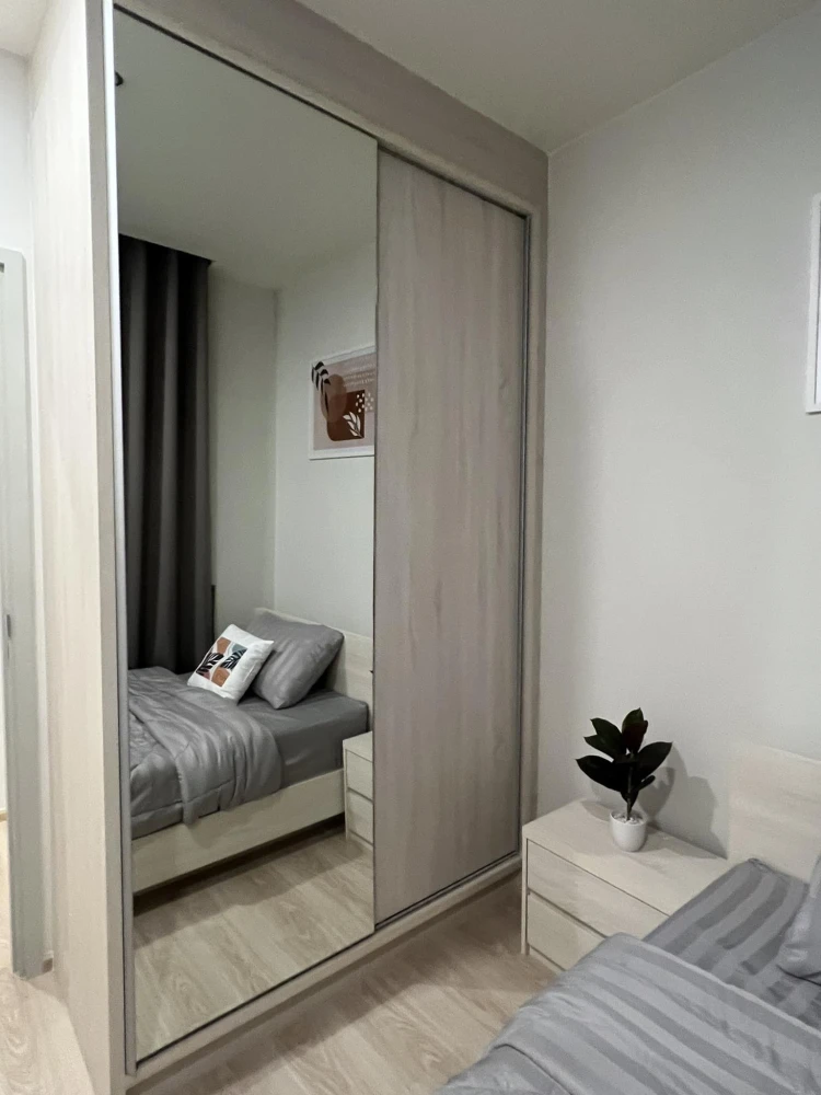 Condo for rent, Noble Revolve Ratchada, high floor, high view, fully furnished. Complete electrical appliances. Don't wait.
