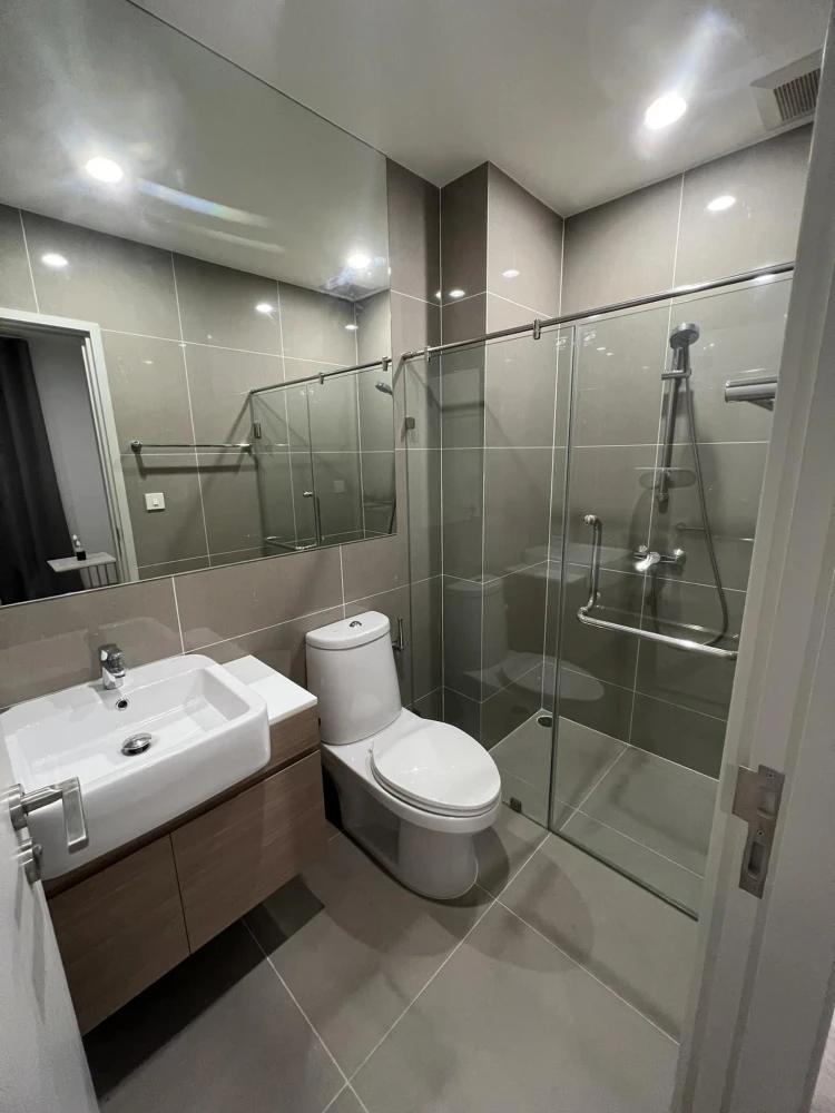 Condo for rent, Noble Revolve Ratchada, high floor, high view, fully furnished. Complete electrical appliances. Don't wait.