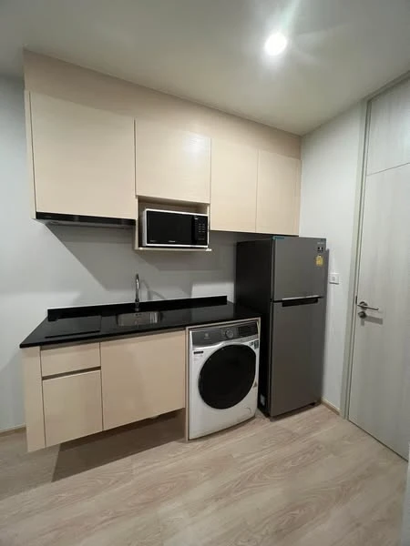 Condo for rent, Noble Revolve Ratchada, high floor, high view, fully furnished. Complete electrical appliances. Don't wait.