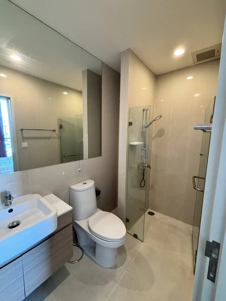 For rent!! Condo Noble Revolve Ratchada, beautiful room, ready to move in, good price, hurry to book now!!