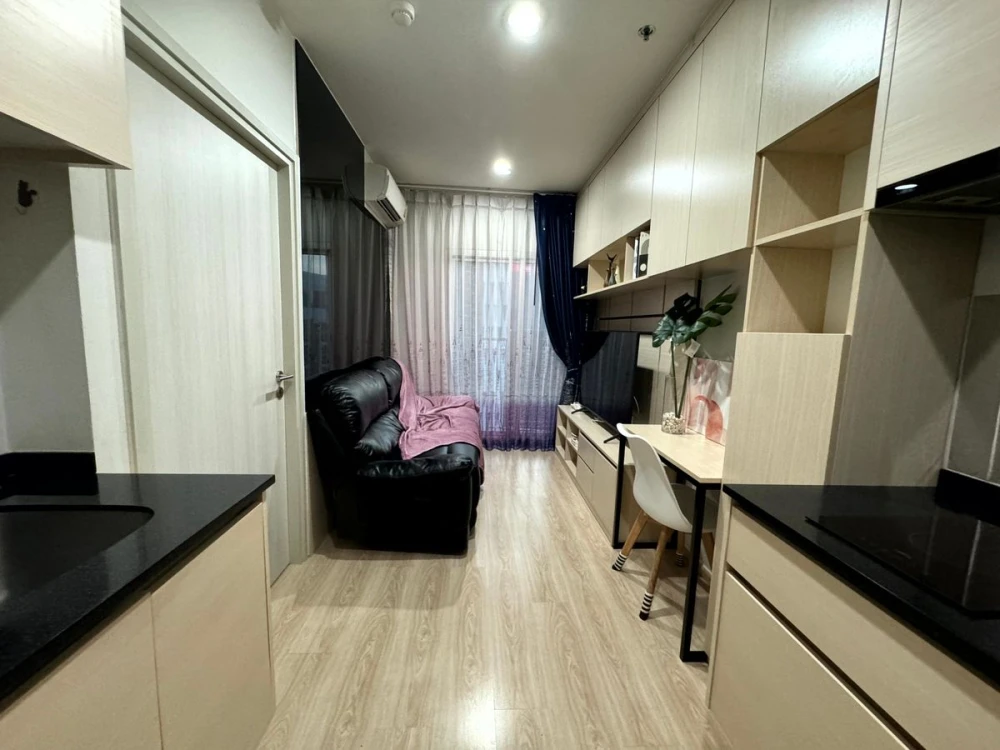 For sale,for rent!! Noble Revolve Ratchada condo, 30th floor, Ratchada road view, in the heart of the city, just bring your body and you can move in!!