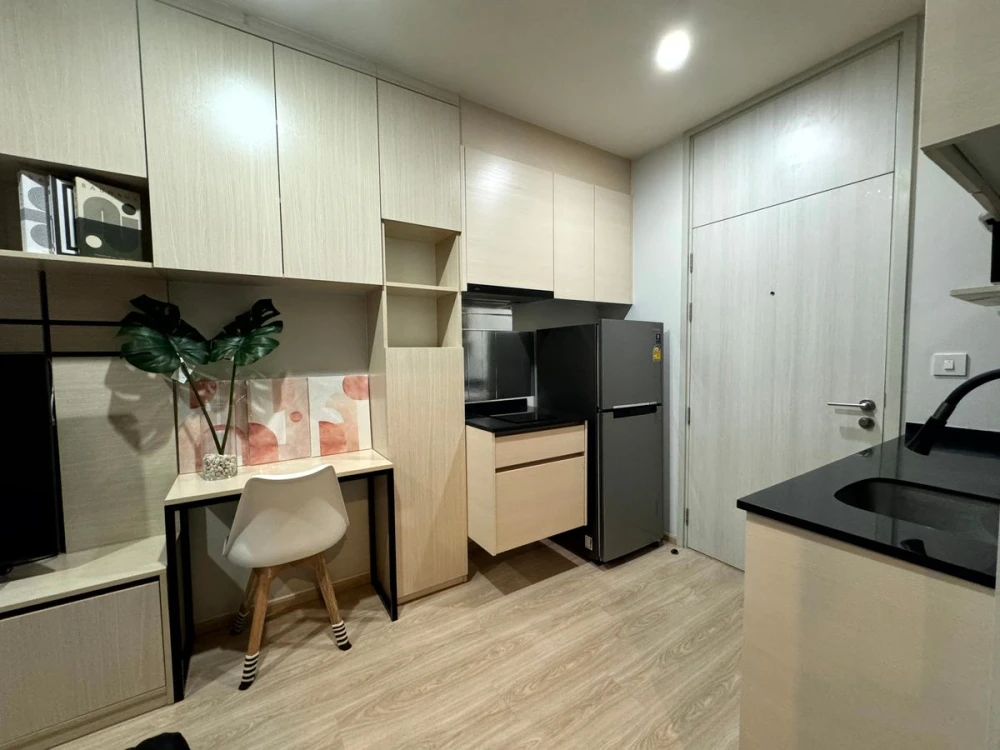 For sale,for rent!! Noble Revolve Ratchada condo, 30th floor, Ratchada road view, in the heart of the city, just bring your body and you can move in!!
