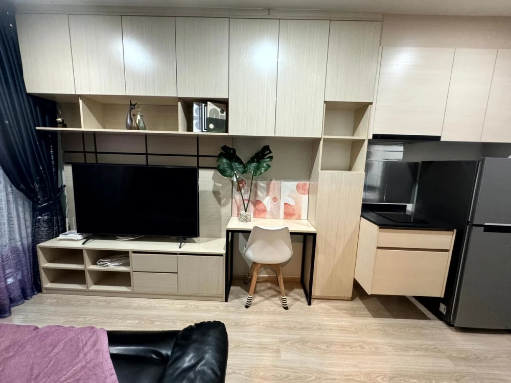 For sale,for rent!! Noble Revolve Ratchada condo, 30th floor, Ratchada road view, in the heart of the city, just bring your body and you can move in!!