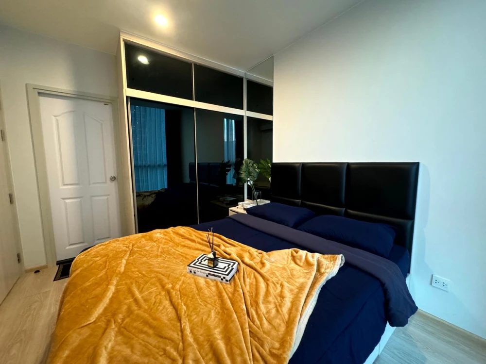 For sale,for rent!! Noble Revolve Ratchada condo, 30th floor, Ratchada road view, in the heart of the city, just bring your body and you can move in!!