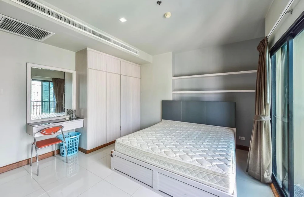 For rent!! Condo Noble Revent, 20th floor, very beautiful room, fully furnished, just bring your bags and move in. Don't miss it!!