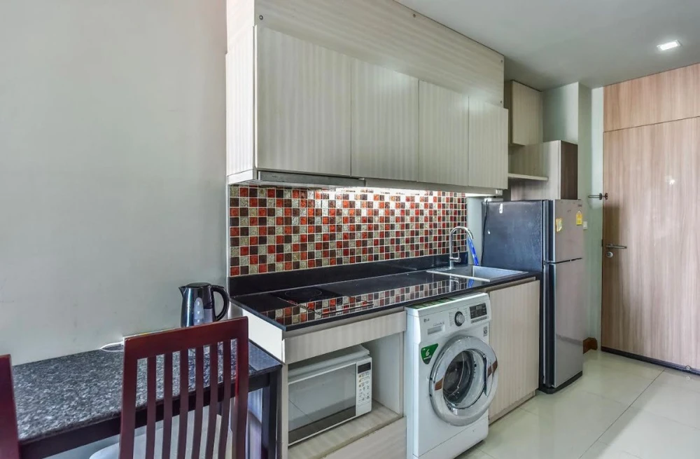 For rent!! Condo Noble Revent, 20th floor, very beautiful room, fully furnished, just bring your bags and move in. Don't miss it!!