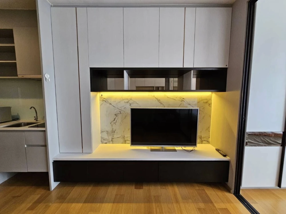 For rent!! Condo Noble Revo Silom, 9th floor, luxury condo, prime location, convenient transportation, hurry up and book now!!