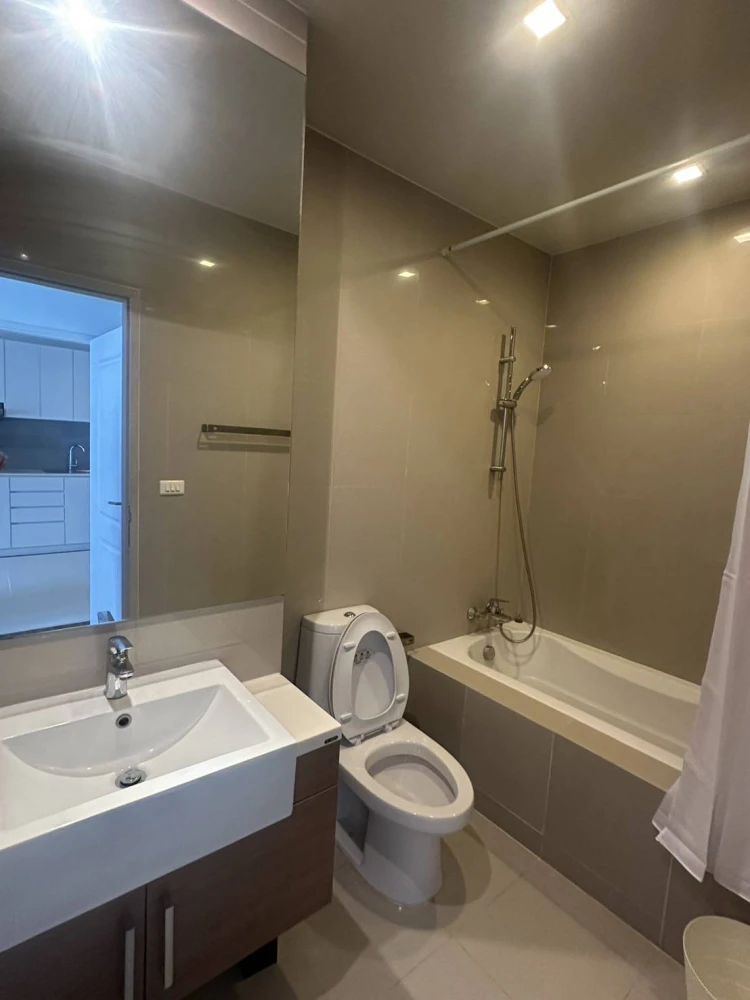 Condo for rent!! Noble Refine, 10th floor, unblocked view, beautiful room, very livable, fully furnished, ready to move in. Reserve now!!