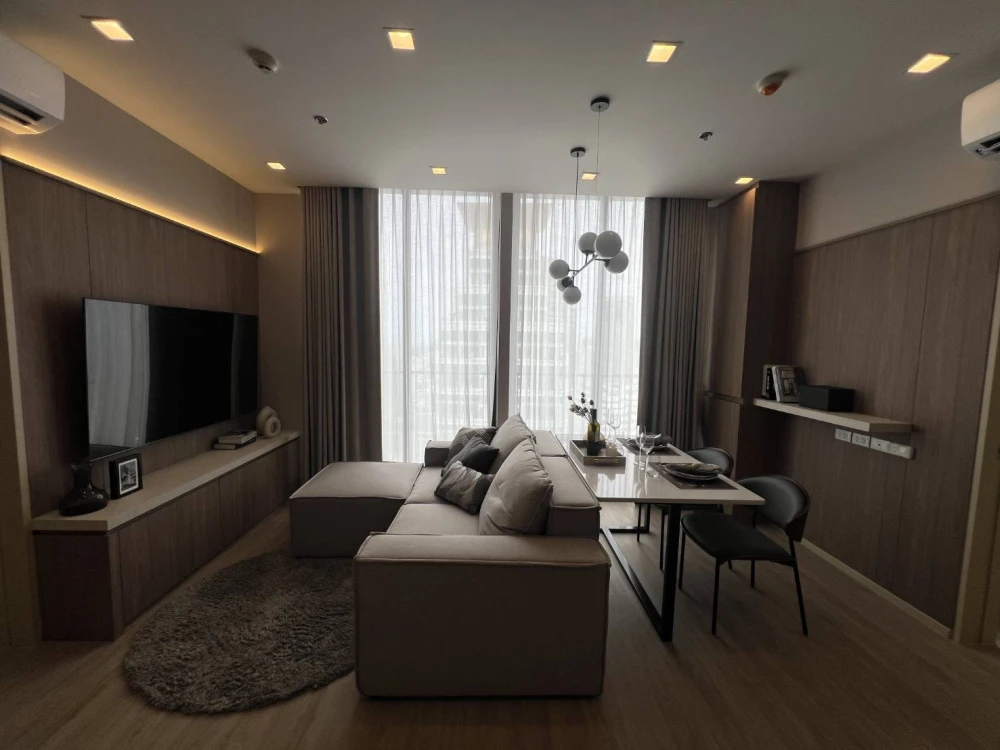 Condo for rent at Noble State 39. Beautiful unit, fully furnished, ready to move in. Don't miss out!!