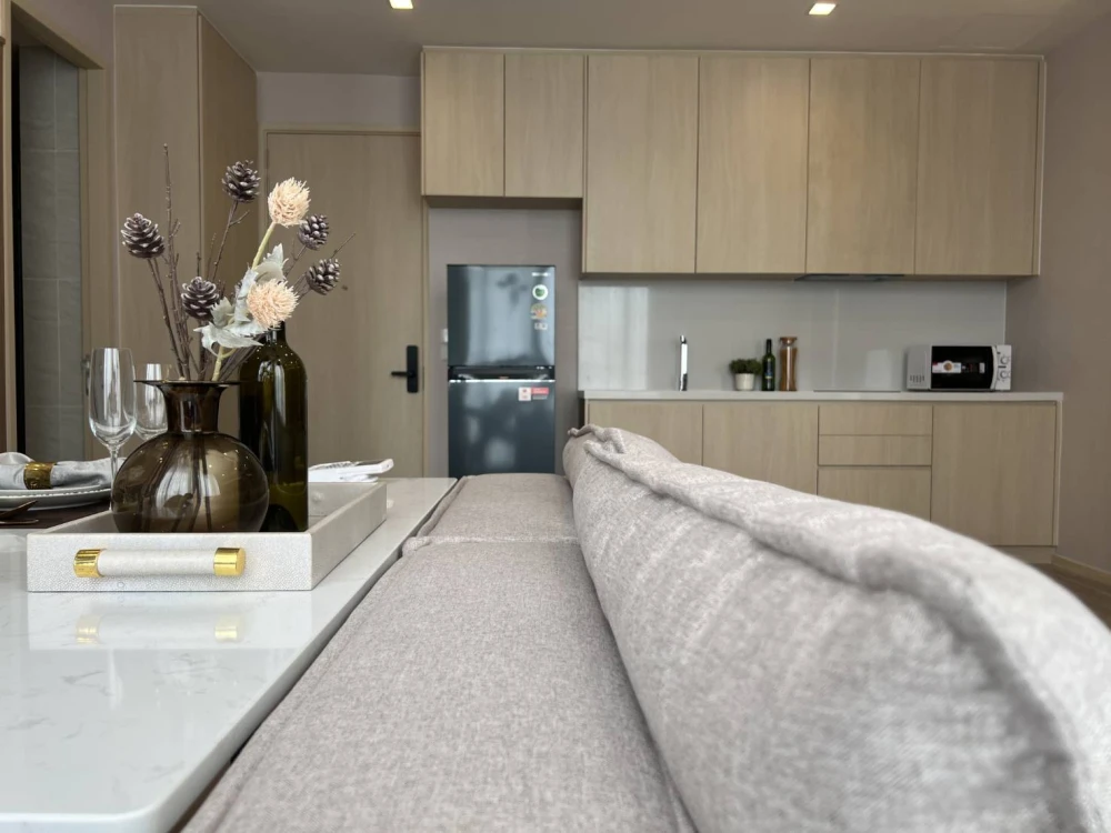 Condo for rent at Noble State 39. Beautiful unit, fully furnished, ready to move in. Don't miss out!!