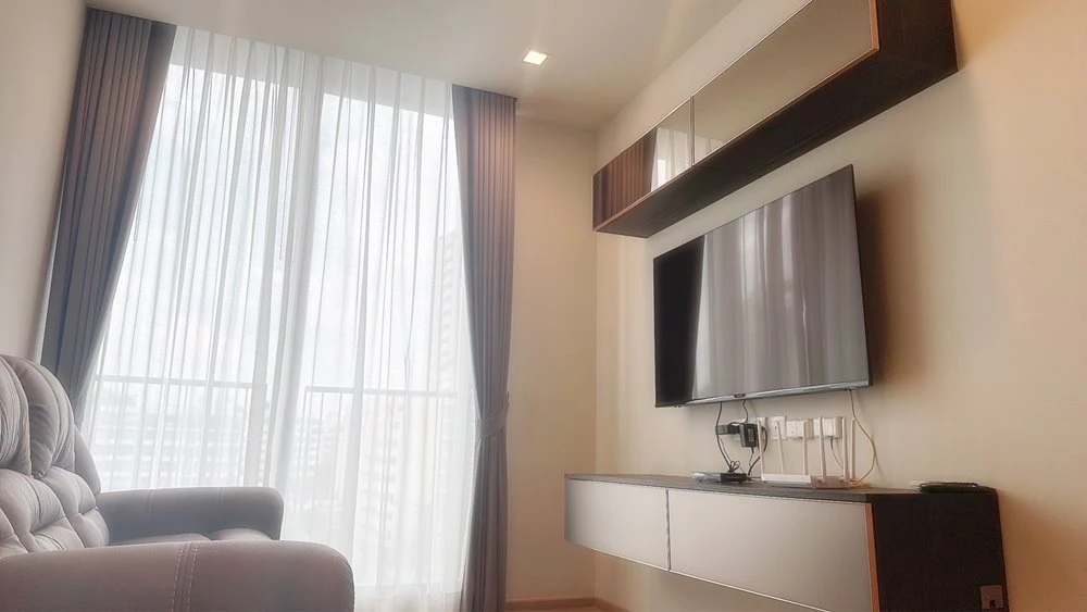 For rent!! Condo Noble Around Sukhumvit 33, 5th floor, beautiful room, good location, good price, convenient transportation, don't miss it!!
