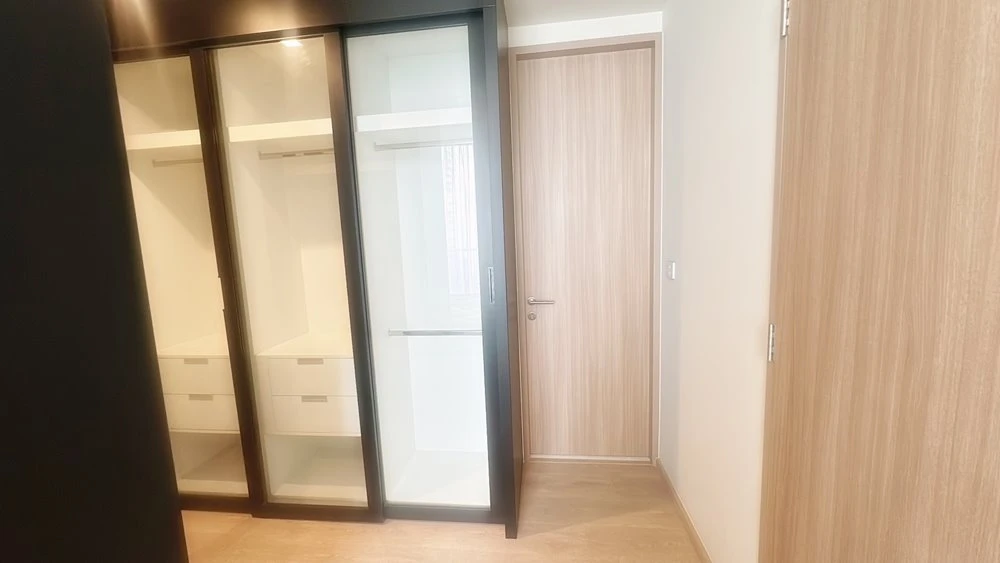 For rent!! Condo Noble Around Sukhumvit 33, 5th floor, beautiful room, good location, good price, convenient transportation, don't miss it!!