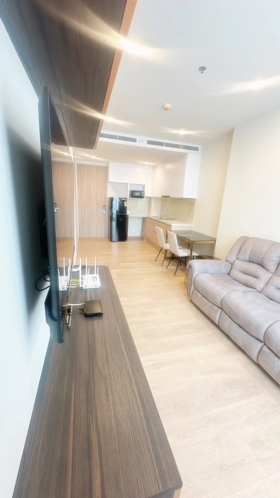 For rent!! Condo Noble Around Sukhumvit 33, 5th floor, beautiful room, good location, good price, convenient transportation, don't miss it!!
