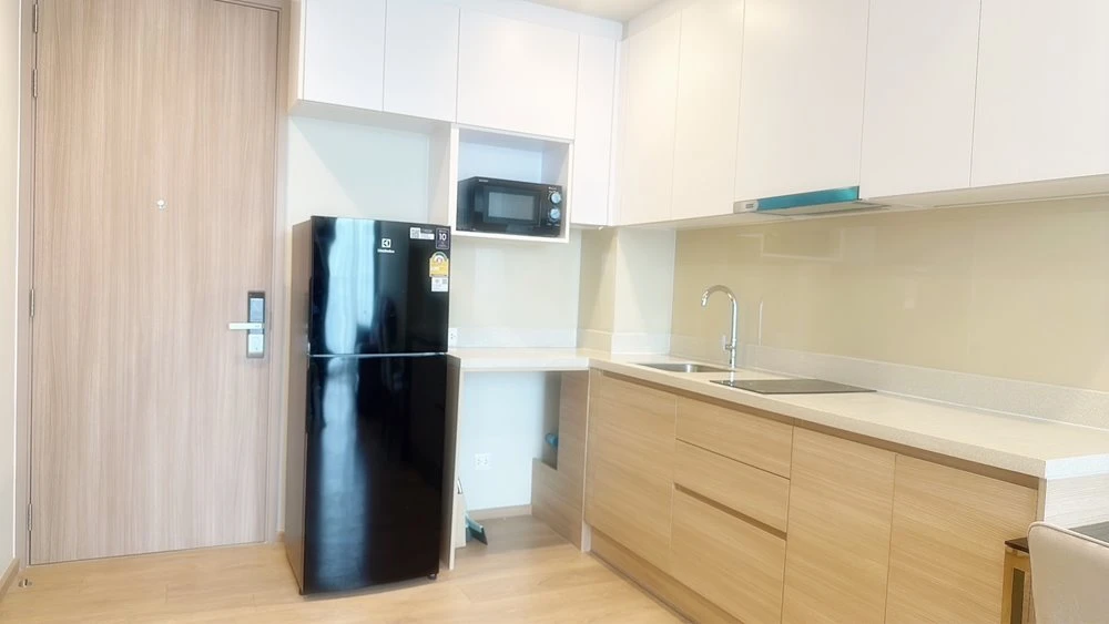 For rent!! Condo Noble Around Sukhumvit 33, 5th floor, beautiful room, good location, good price, convenient transportation, don't miss it!!