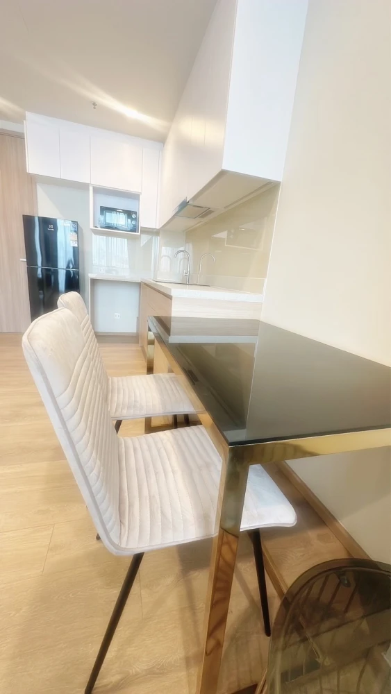 For rent!! Condo Noble Around Sukhumvit 33, 5th floor, beautiful room, good location, good price, convenient transportation, don't miss it!!