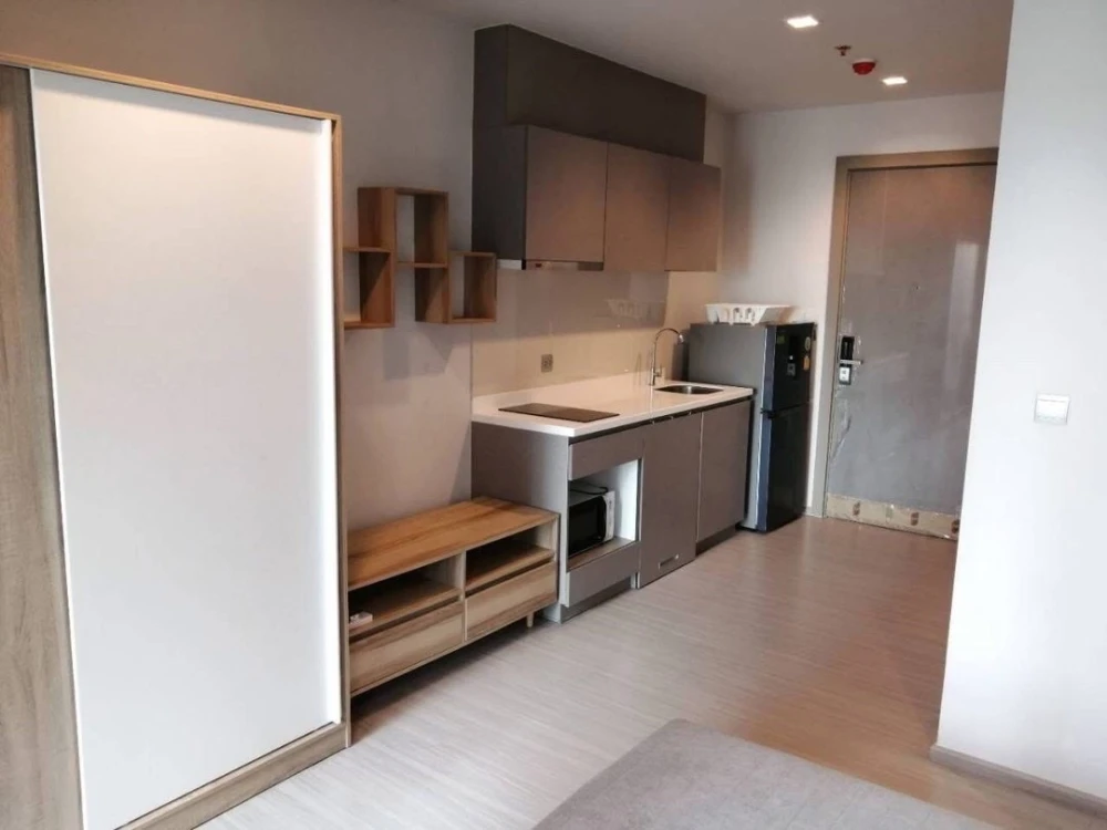 For rent!! Condo Noble Around Sukhumvit 33, 6th floor, beautiful room, good location, convenient transportation, don't miss it!!