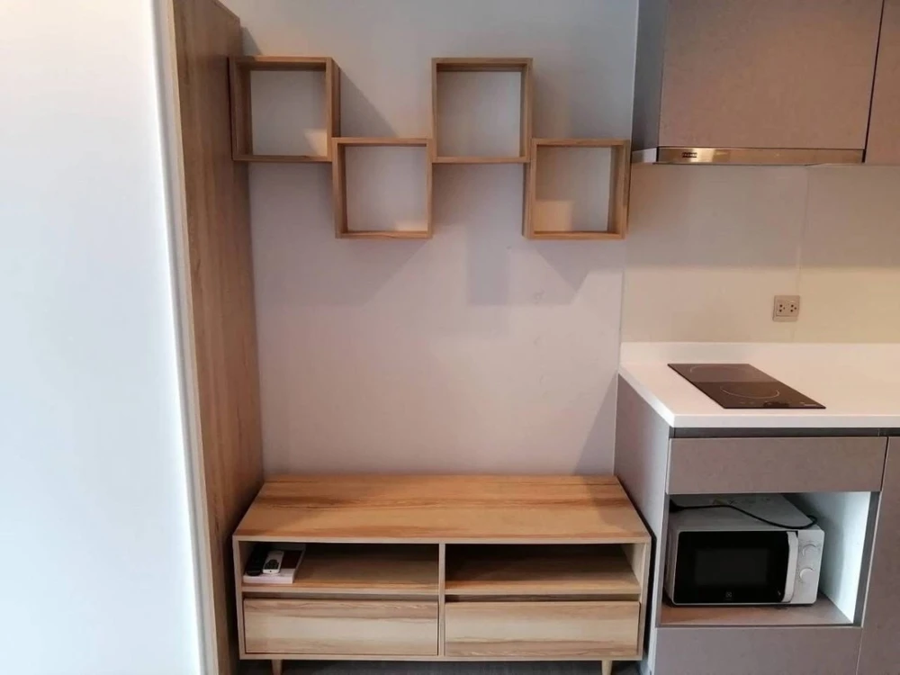 For rent!! Condo Noble Around Sukhumvit 33, 6th floor, beautiful room, good location, convenient transportation, don't miss it!!