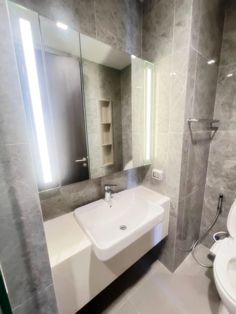 For rent!! Condo Noble Around Ari, 9th floor, beautiful room, convenient transportation, ready to move in, don't miss it!!