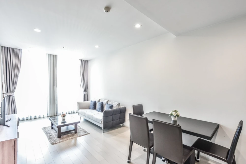 For rent!! Condo Noble Ploenchit, 12th floor, luxury condo, beautiful room, fully furnished, ready to move in, don't miss it!!