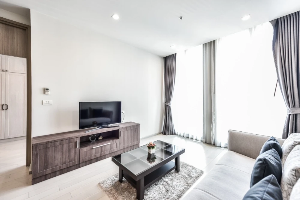 For rent!! Condo Noble Ploenchit, 12th floor, luxury condo, beautiful room, fully furnished, ready to move in, don't miss it!!