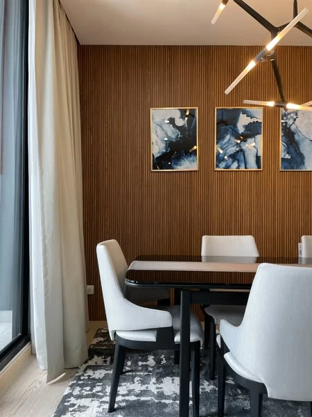 For rent Large and spacious condo at Noble Ploenchit, connected to Ploenchit BTS station, ready to move in