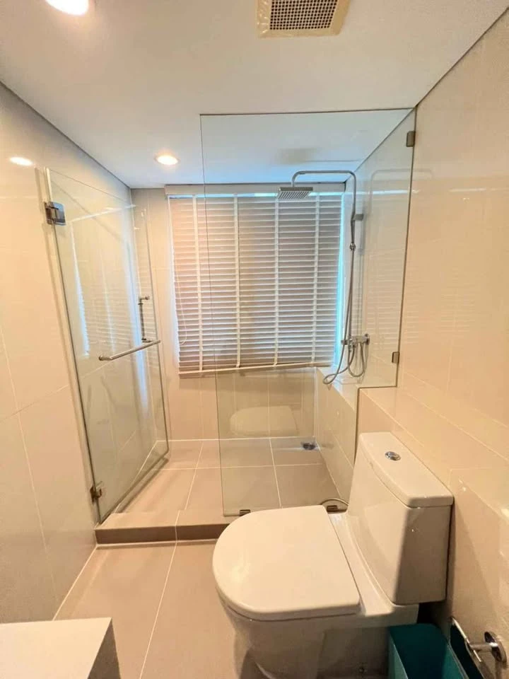 For rent!! Siamese Nang Linchi Condo, 4th floor, Building A, swimming pool view. Beautiful room, fully furnished, ready to move in. Don't miss out!!