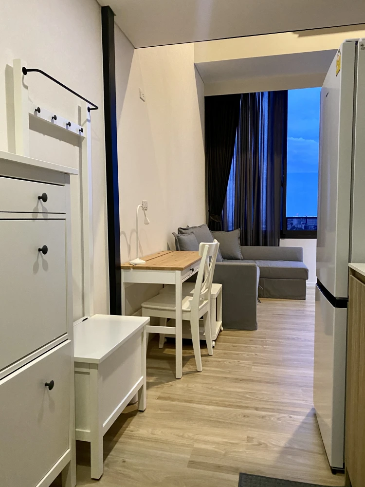 Condo for rent at Siamese Sukhumvit 87, 9th floor. Beautiful room, very livable, great price. Don't miss it!!