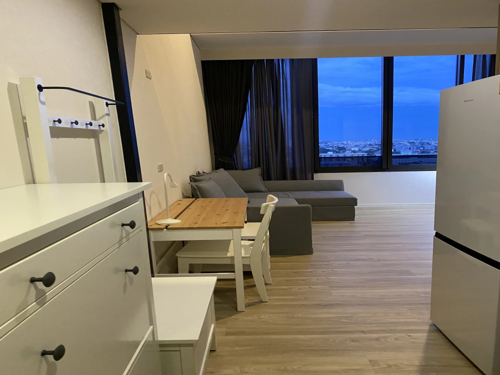 Condo for rent at Siamese Sukhumvit 87, 9th floor. Beautiful room, very livable, great price. Don't miss it!!