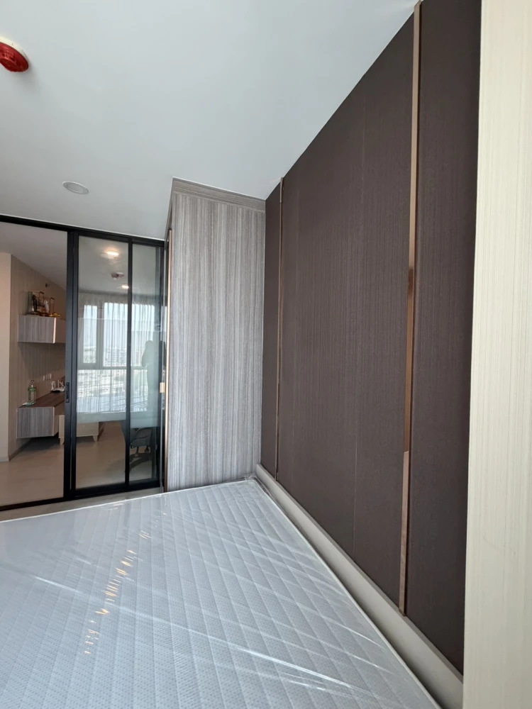 Condo for rent, Knightsbridge Phahonyothin - Interchange. Ready to move in, fully furnished + appliances included. Book now!