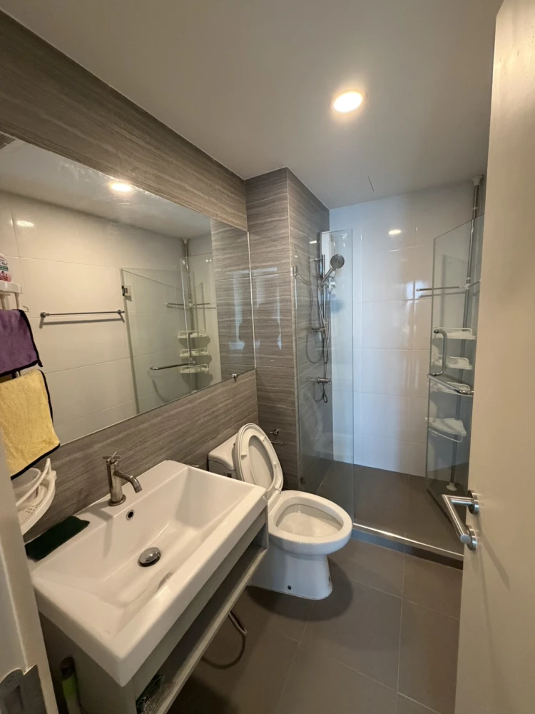 Condo for rent, Knightsbridge Phahonyothin - Interchange. Ready to move in, fully furnished + appliances included. Book now!