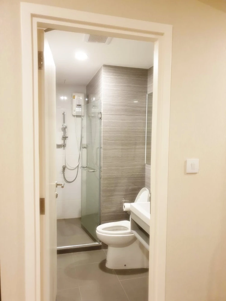 For rent!! Condo Knightsbridge Phahon Yothin-Interchange, 11th floor, Building A, corner room, move in immediately, don't miss it!!