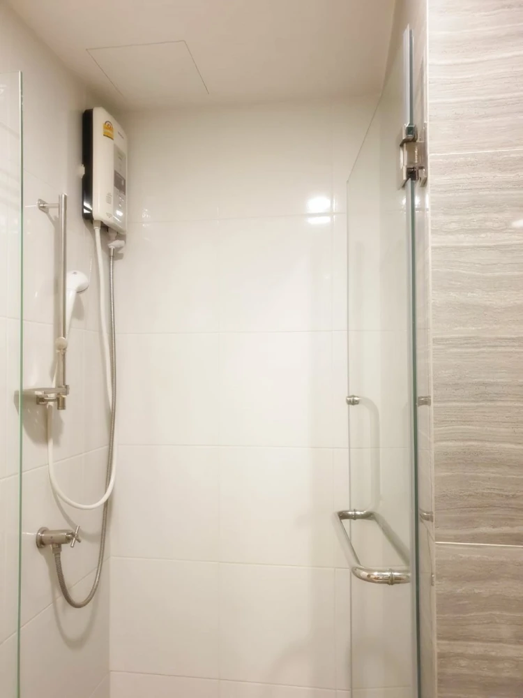 For rent!! Condo Knightsbridge Phahon Yothin-Interchange, 11th floor, Building A, corner room, move in immediately, don't miss it!!
