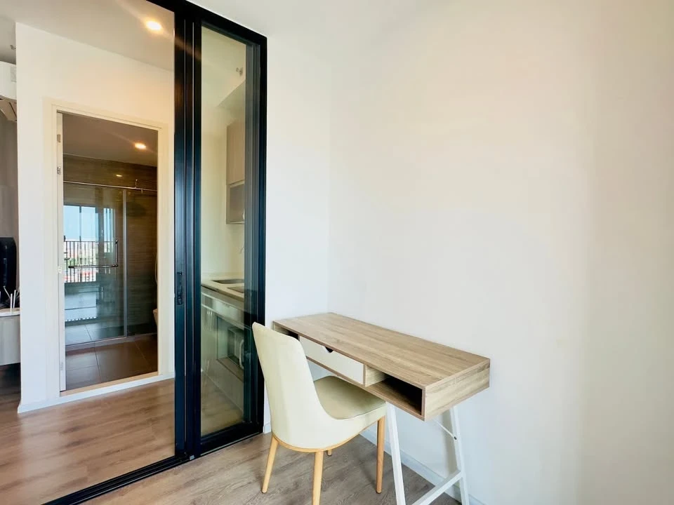 Condo for rent, Knightsbridge Sukhumvit-Theparak, spacious room, convenient travel.