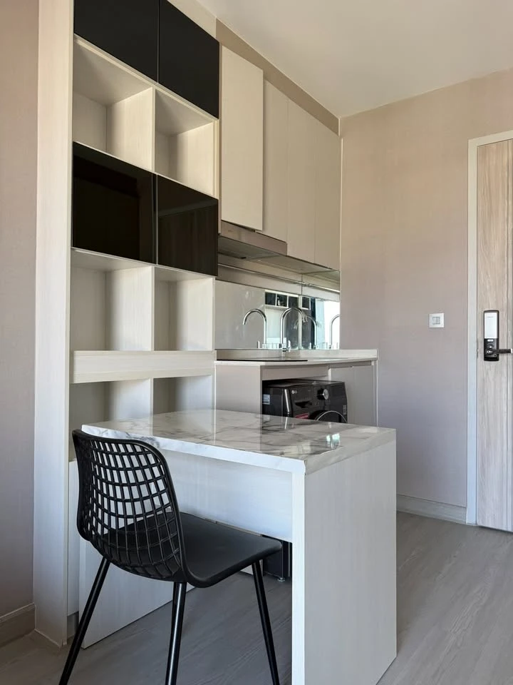 Condo for rent, Knightsbridge Prime Sathorn, spacious room, high floor, good size You can't miss it!!