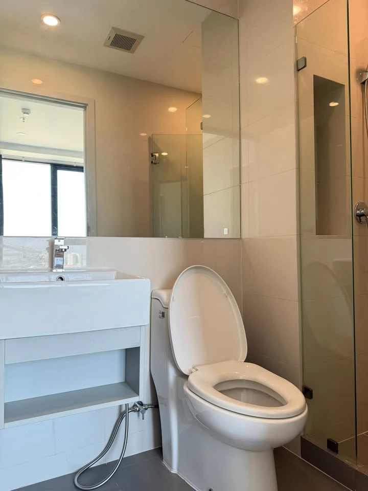 Condo for rent, Knightsbridge Prime Sathorn, spacious room, high floor, good size You can't miss it!!