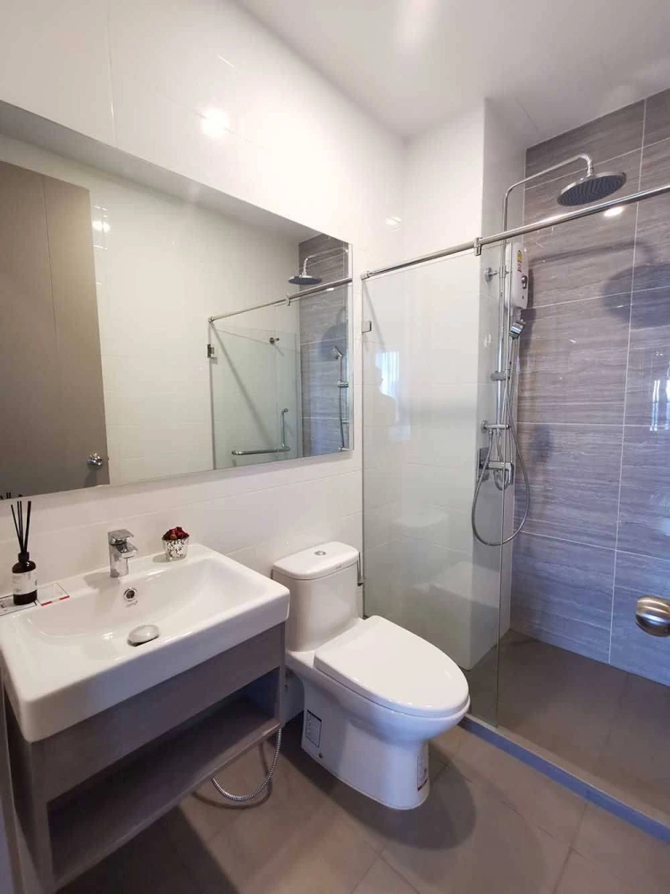For rent!! Condo Knightsbridge Prime On Nut, 23rd floor, beautifully decorated room, ready to move in immediately. Hurry up and book now!!