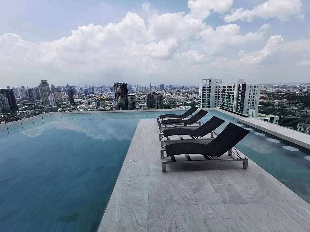 For rent!! Condo Knightsbridge Prime On Nut, 23rd floor, beautifully decorated room, ready to move in immediately. Hurry up and book now!!