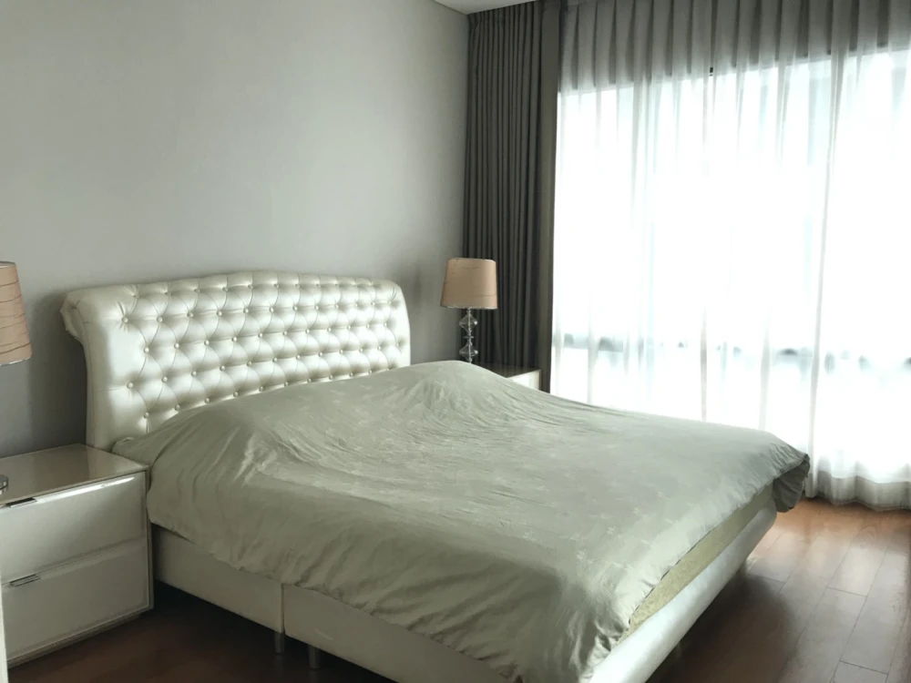For rent!! Condo Bright Sukhumvit 24, 31st floor, Building B, beautiful room, fully furnished, ready to move in, don't miss it!!