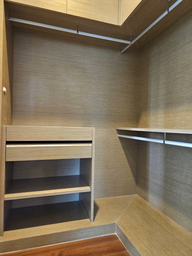 Condo for rent, Bright Sukhumvit 24, near Emporium Department Store, good location, in the heart of the city, don't miss it!!