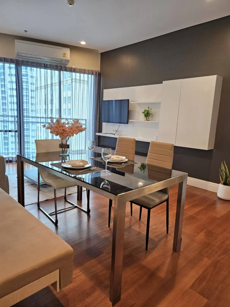 Condo for rent, Bright Sukhumvit 24, near Emporium Department Store, good location, in the heart of the city, don't miss it!!