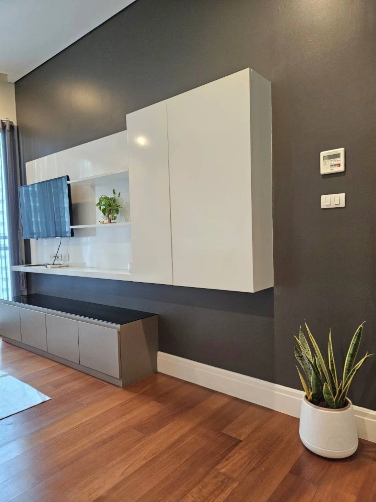 Condo for rent, Bright Sukhumvit 24, near Emporium Department Store, good location, in the heart of the city, don't miss it!!