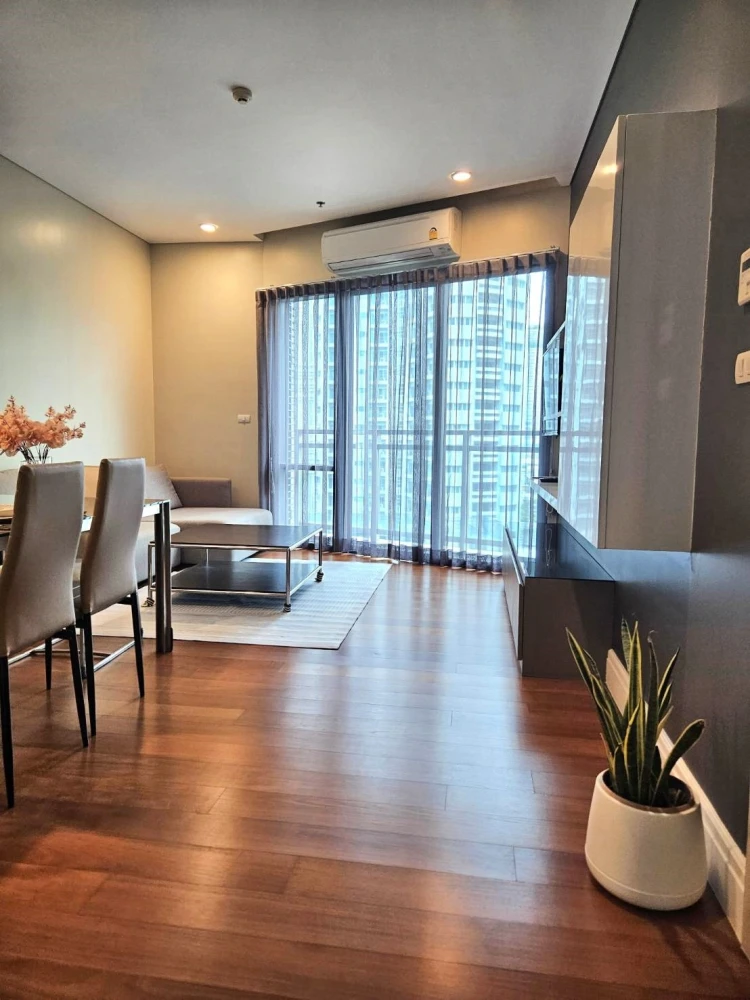 Condo for rent, Bright Sukhumvit 24, near Emporium Department Store, good location, in the heart of the city, don't miss it!!