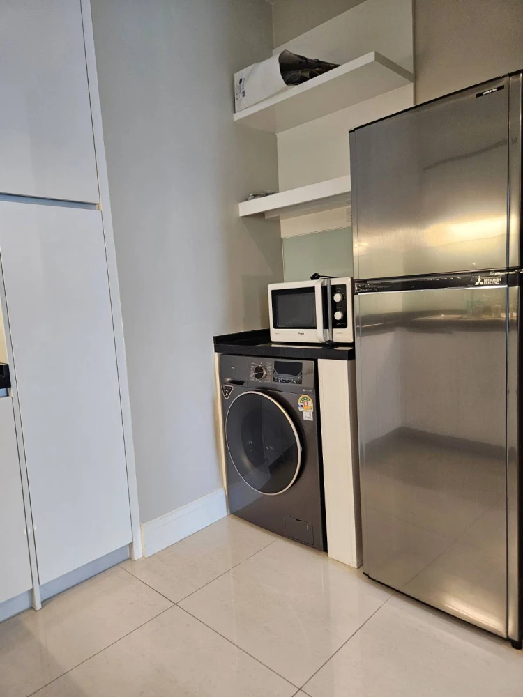 Condo for rent, Bright Sukhumvit 24, near Emporium Department Store, good location, in the heart of the city, don't miss it!!