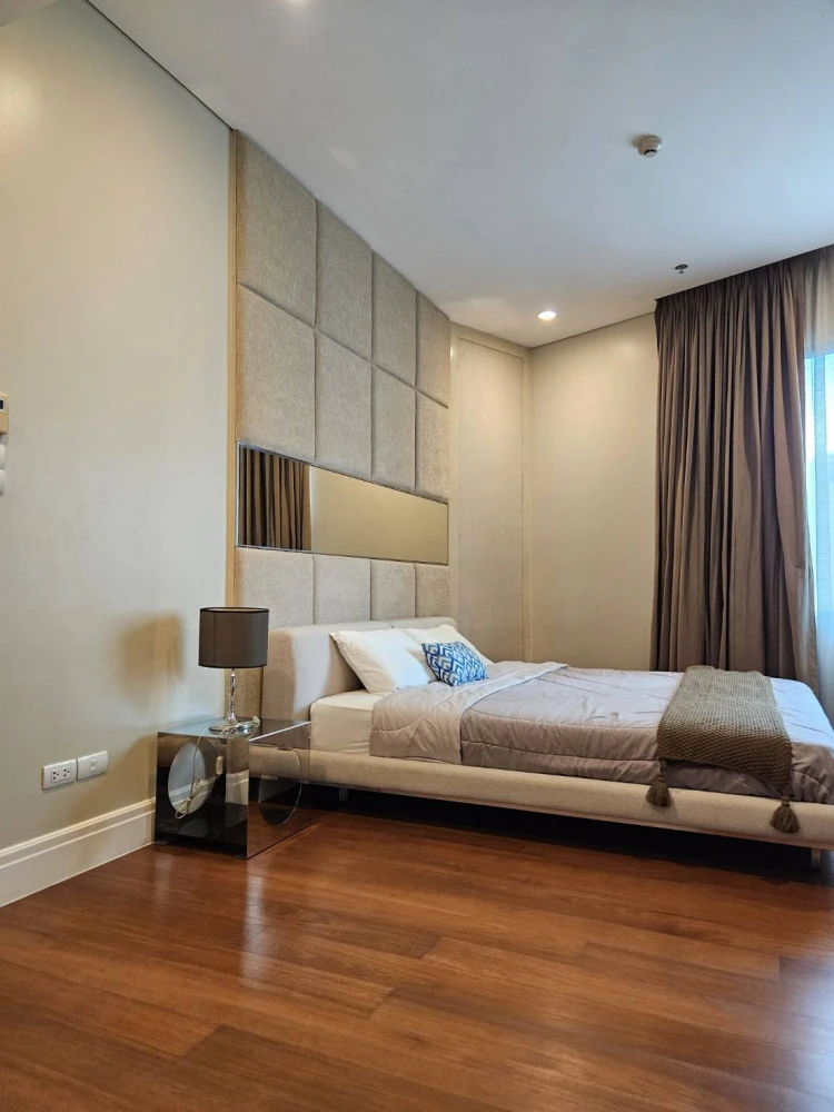 Condo for rent, Bright Sukhumvit 24, near Emporium Department Store, good location, in the heart of the city, don't miss it!!