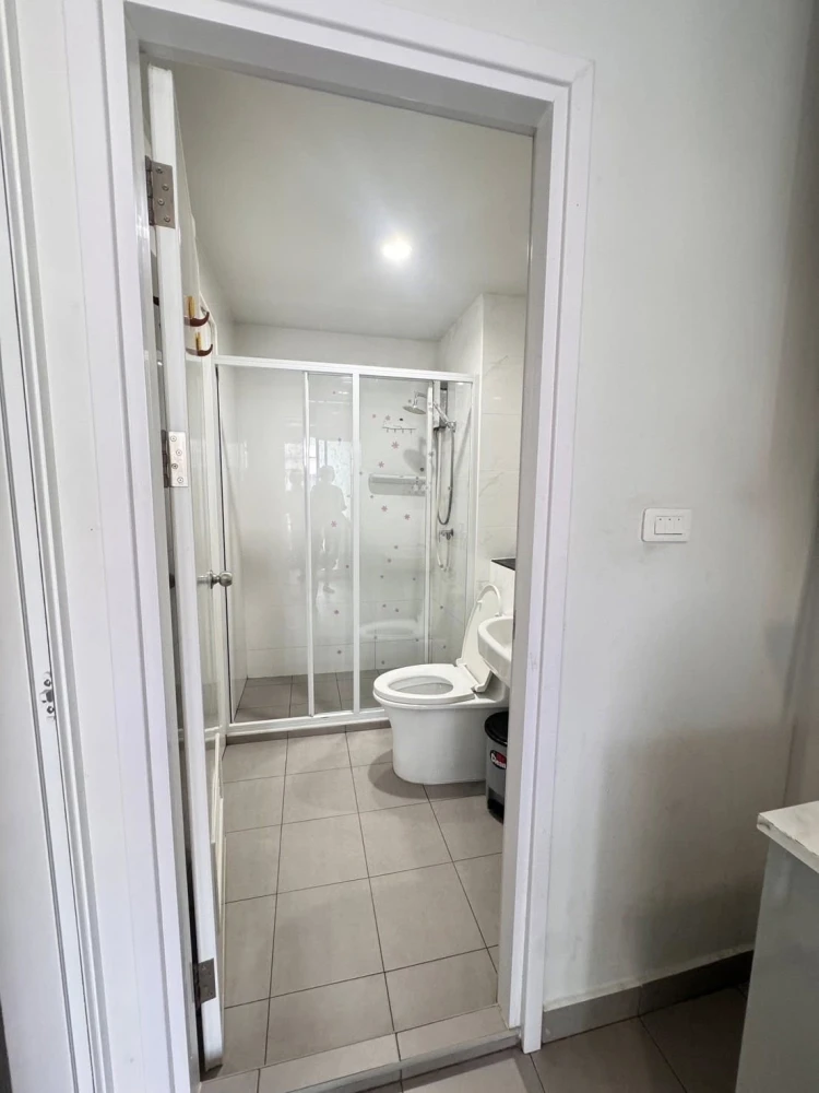 For rent!! Condo Rye Talad Phlu, 7th floor, Building A, beautiful room, convenient transportation, ready to move in, don't miss it!!