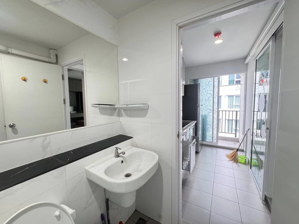 For rent!! Condo Rye Talad Phlu, 7th floor, Building A, beautiful room, convenient transportation, ready to move in, don't miss it!!