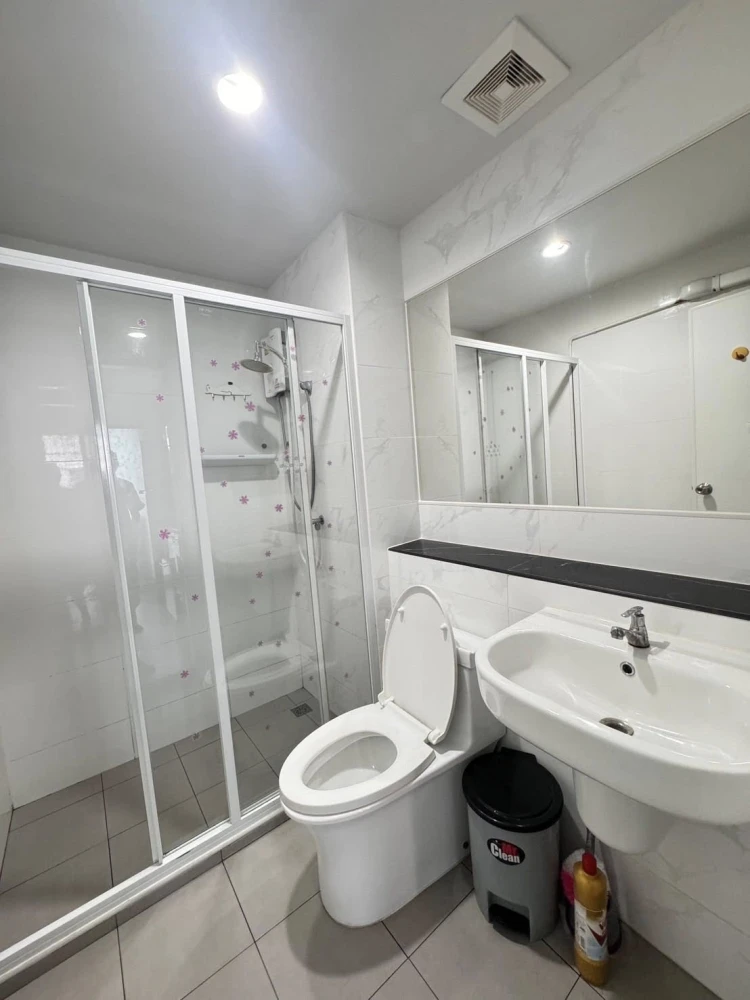 For rent!! Condo Rye Talad Phlu, 7th floor, Building A, beautiful room, convenient transportation, ready to move in, don't miss it!!