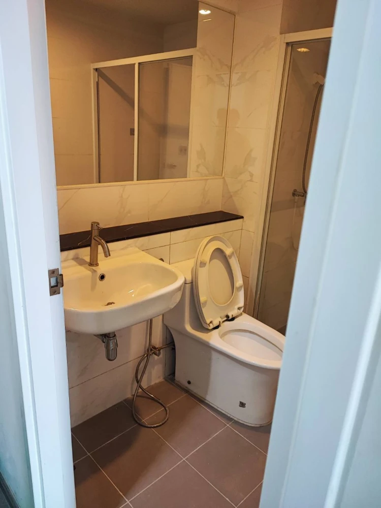 Condo for rent, Rye Talat Phlu, great location, attractive price. Book now!!