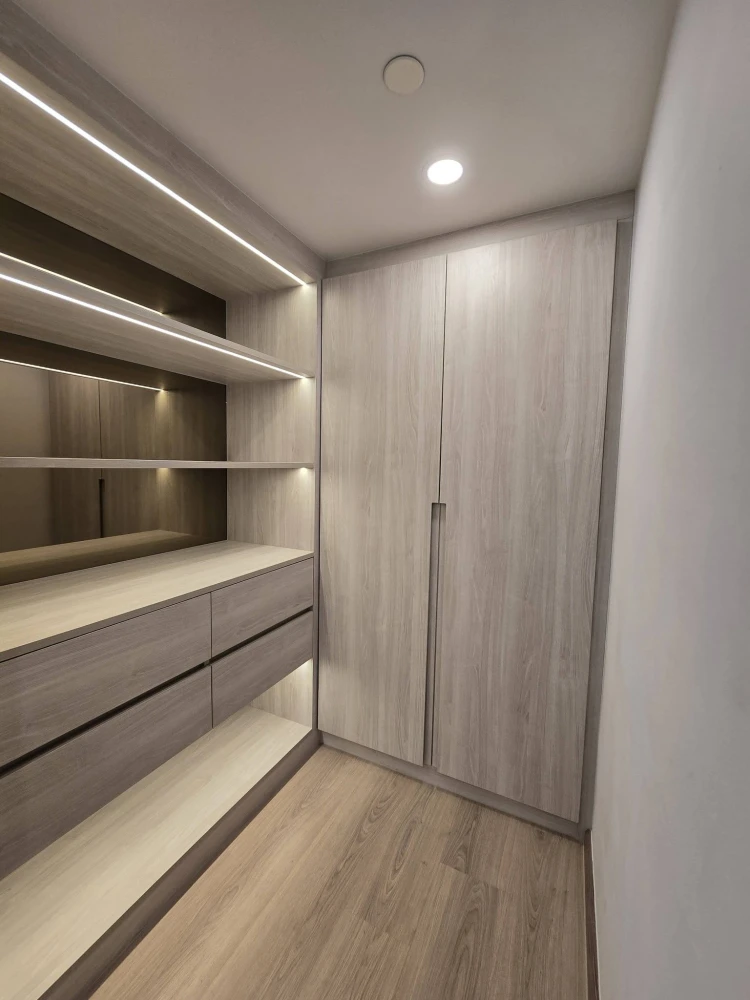 Condo for rent, Life Rama 4 Asoke, nice high floor room. Kitchen separated from living room, city view, room facing north. If you don't reserve like t